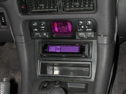 CDX-M800 installed, face closed